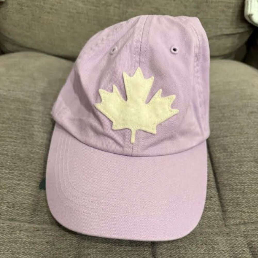 NWT Roots Leaf Baseball Cap